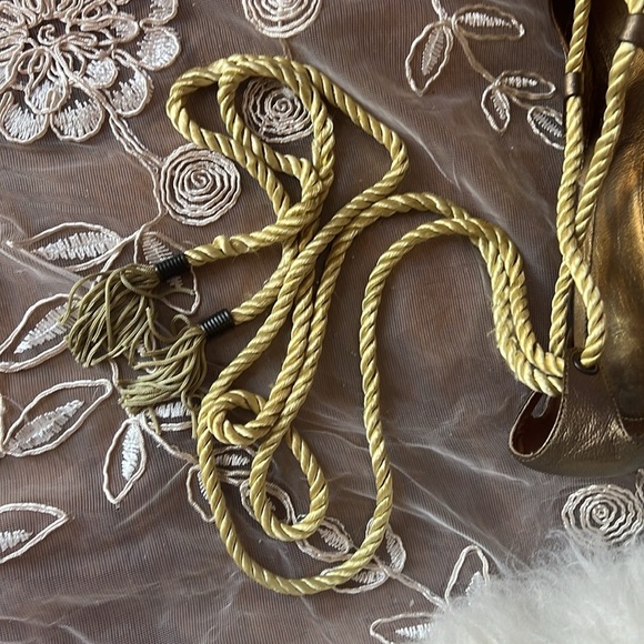 Sz9 Beyoncé’s House of Deréon gold, lace up, platform heels. - Picture 13 of 16